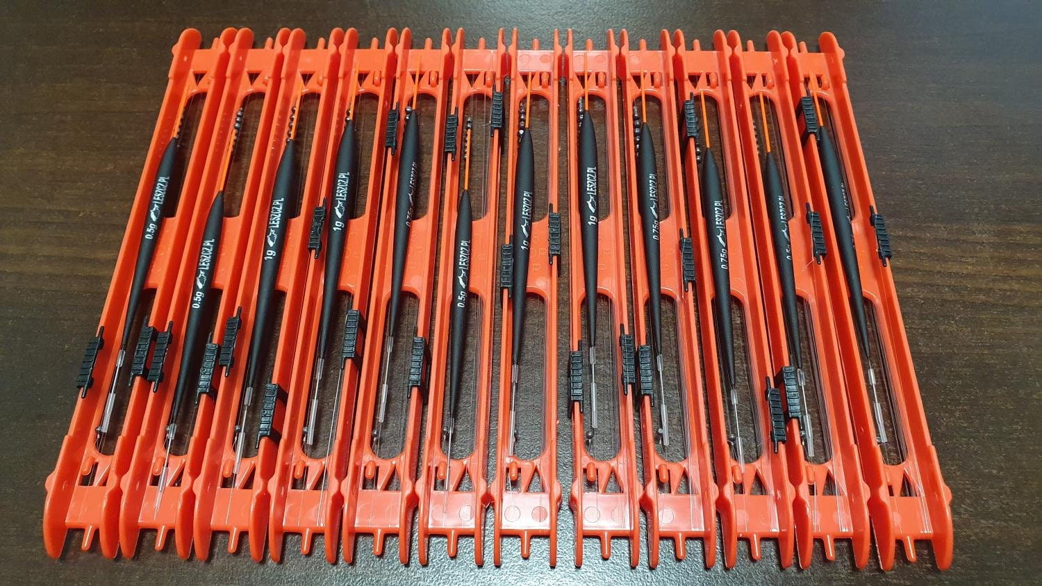 Delikatny zestaw do łowienia płoci w zimnej wodzie na ochotkę